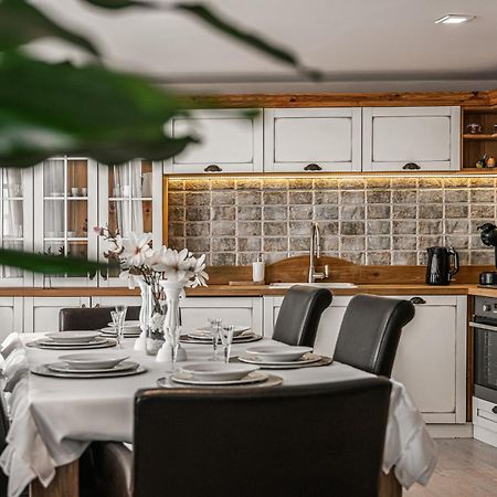 Luxurious And Royal Apartment In The Old Town Bratislava Dış mekan fotoğraf