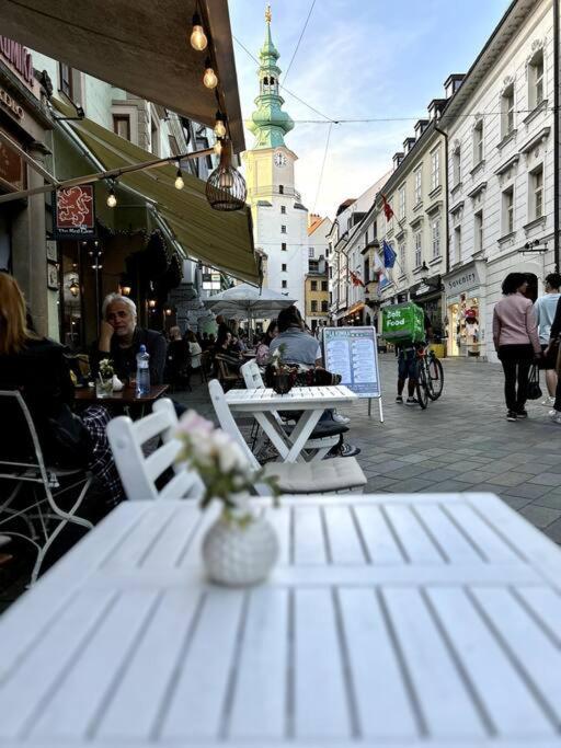 Luxurious And Royal Apartment In The Old Town Bratislava Dış mekan fotoğraf