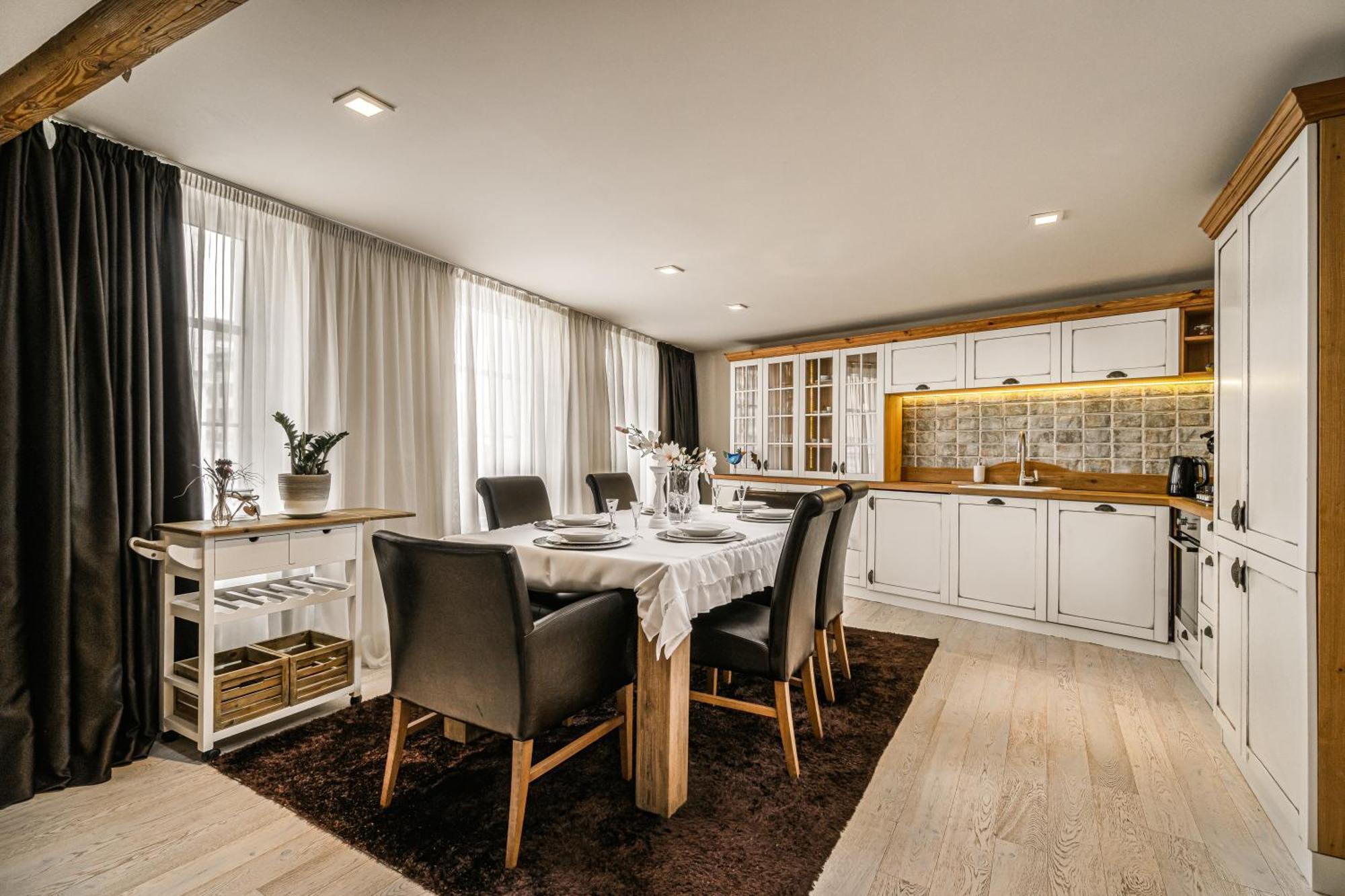Luxurious And Royal Apartment In The Old Town Bratislava Dış mekan fotoğraf