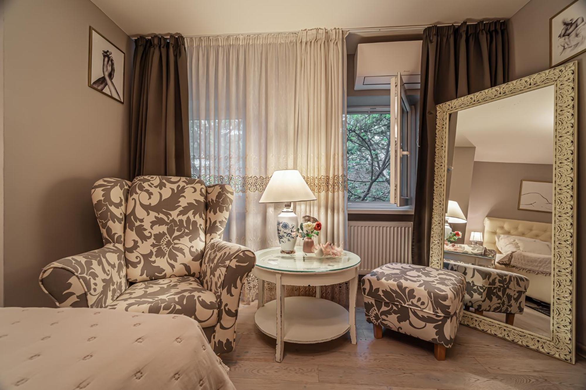 Luxurious And Royal Apartment In The Old Town Bratislava Dış mekan fotoğraf